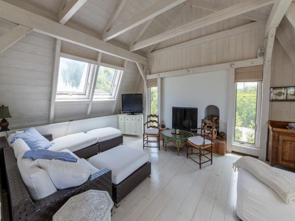 Hamptons Home 999808