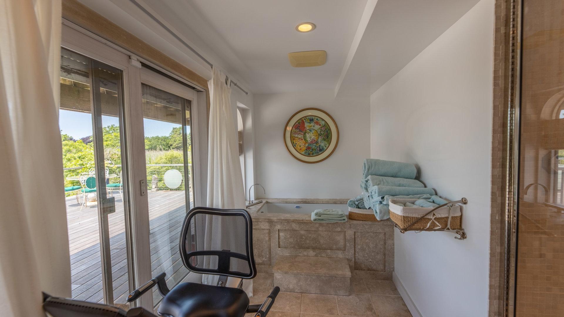 Hamptons Home 999808