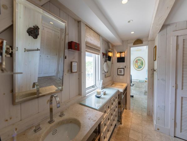 Hamptons Home 999808