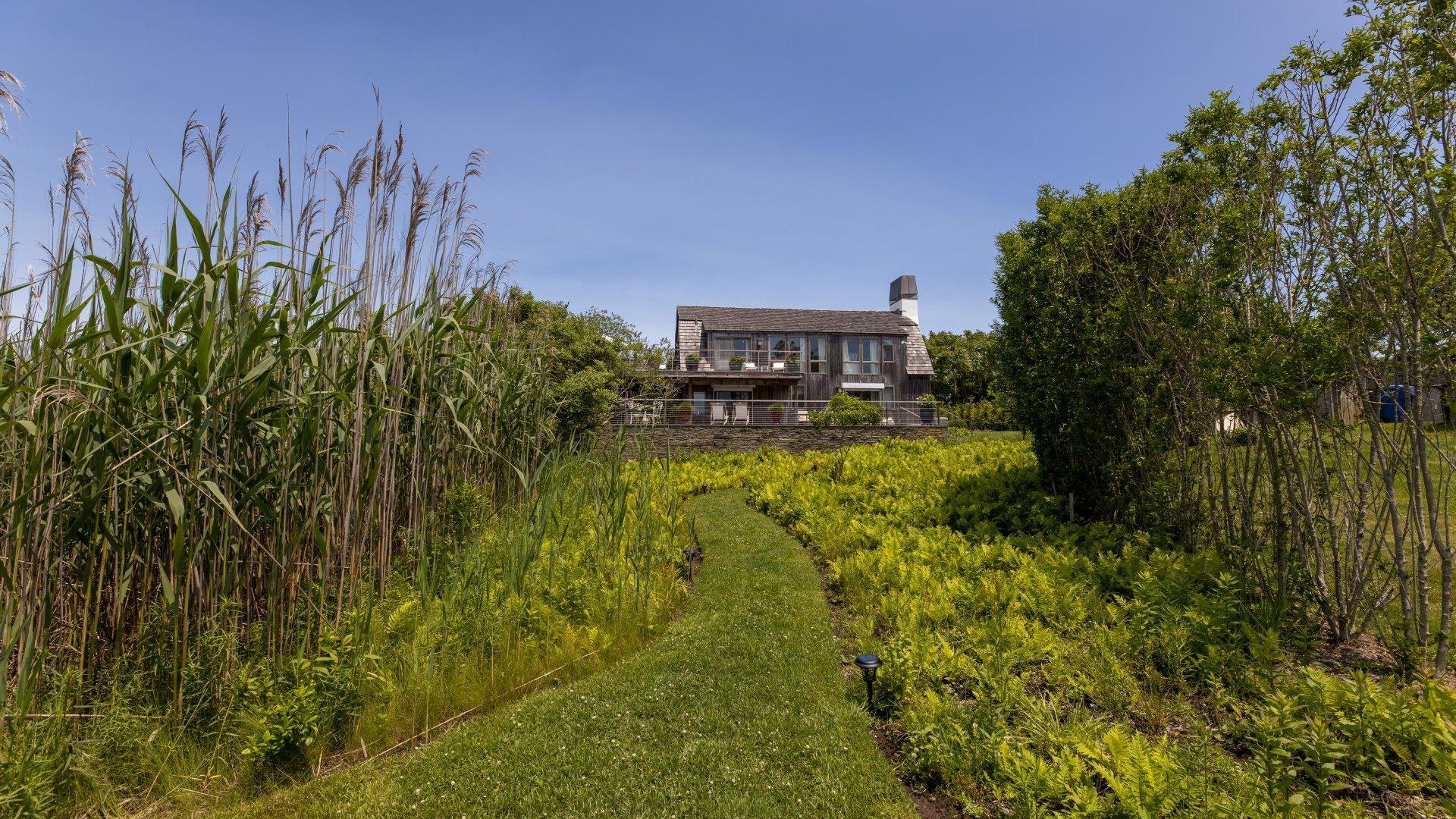 Hamptons Home 999808
