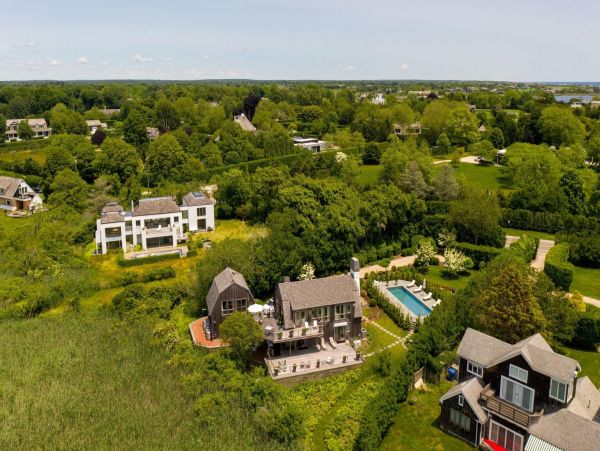 Hamptons Home 999808