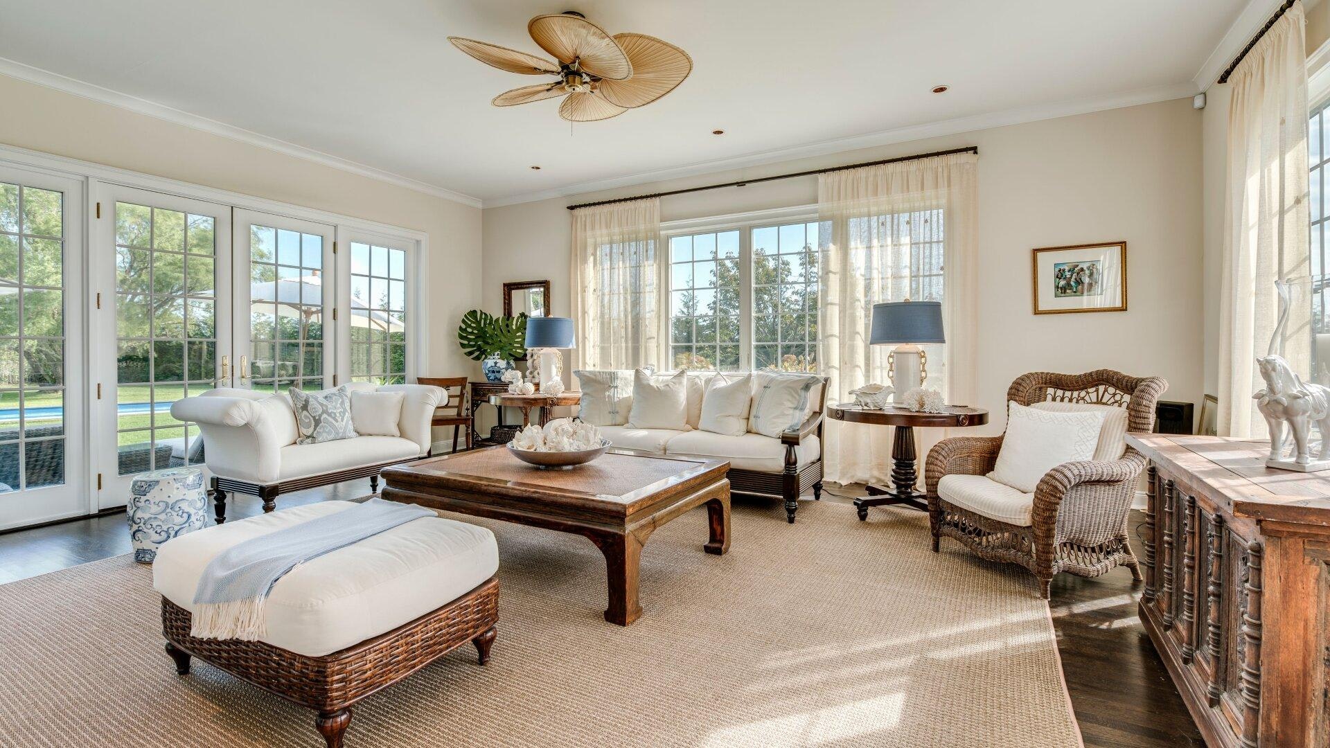 Hamptons Home 999811