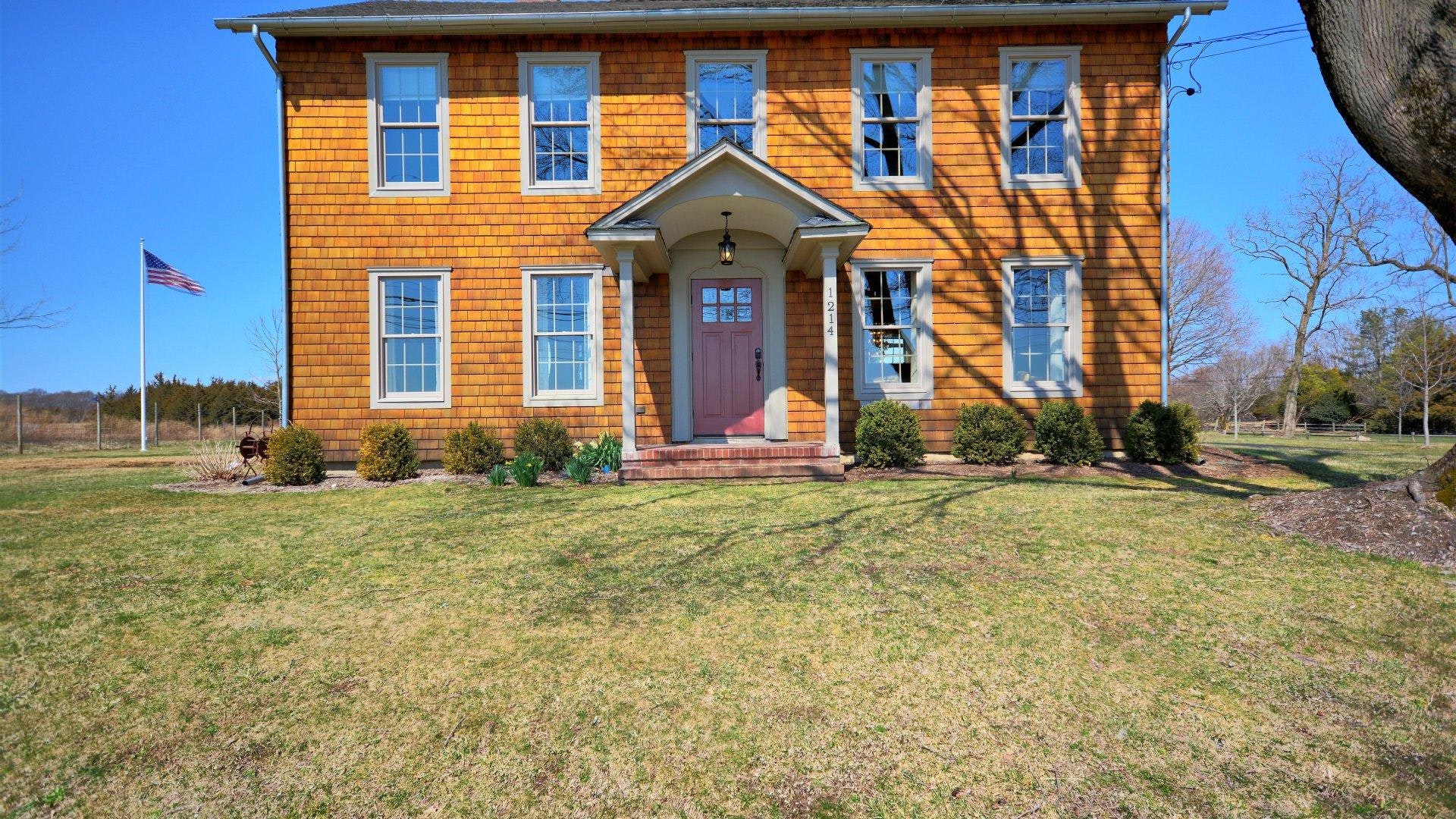 Hamptons Home 999812