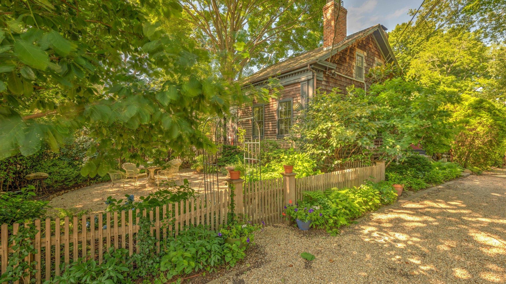 Hamptons Home 999814