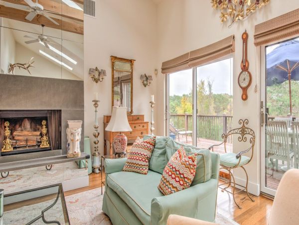 Southampton Vacation Home Four Bedroom with Pool