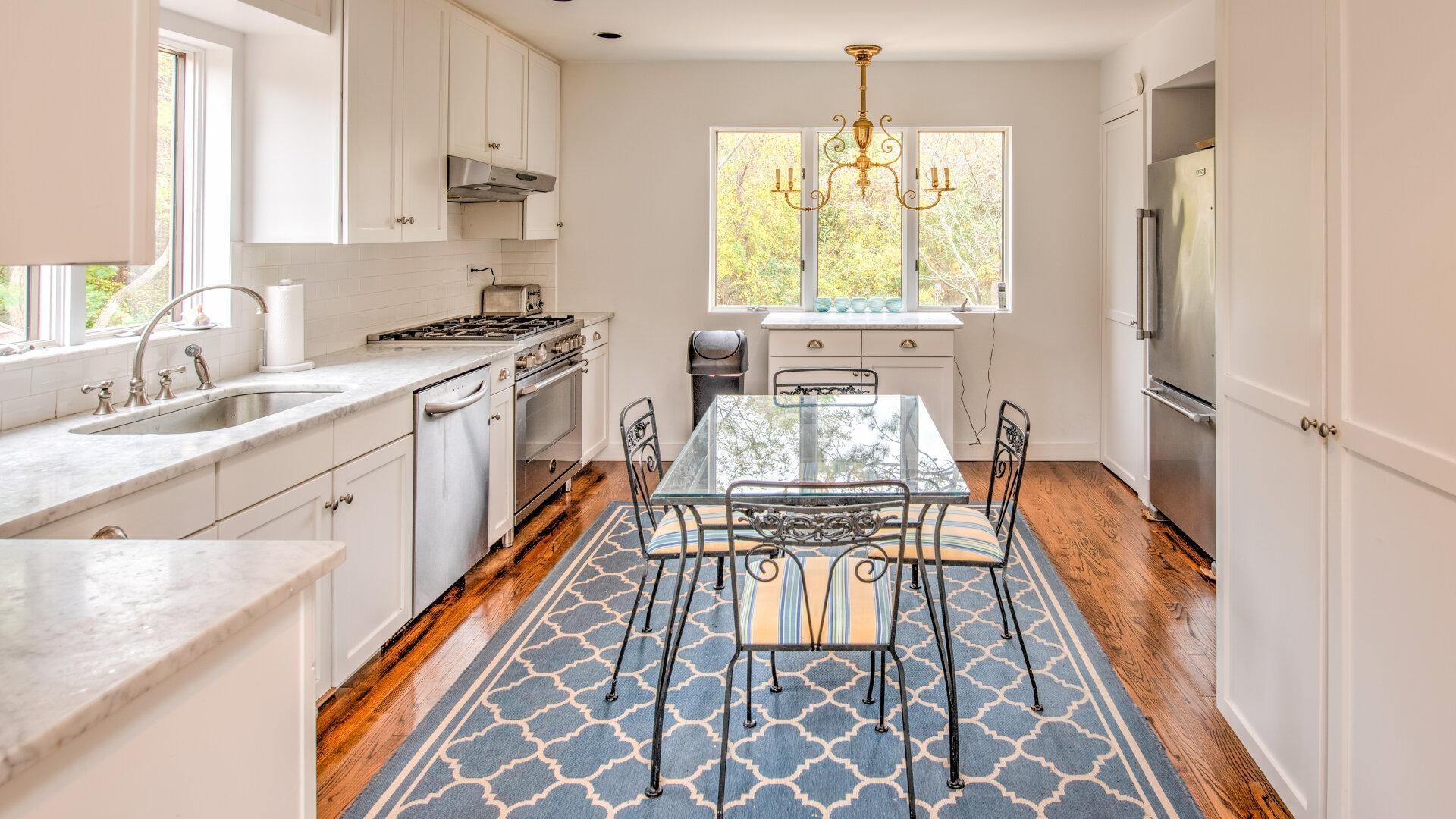 Southampton Vacation Home Four Bedroom with Pool