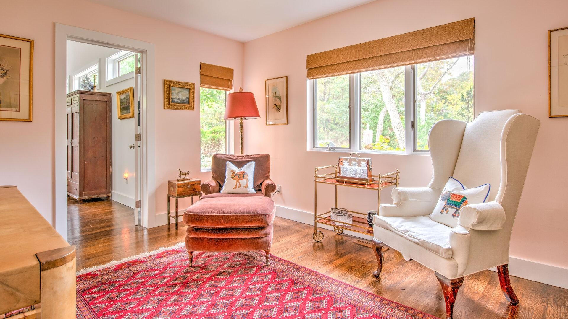 Southampton Vacation Home Four Bedroom with Pool