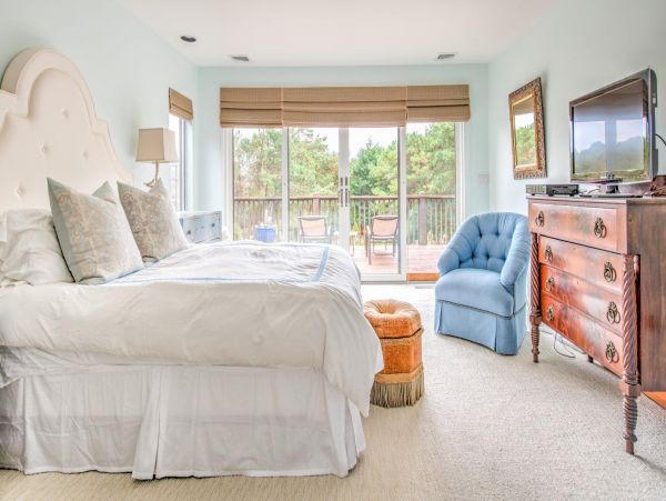 Southampton Vacation Home Four Bedroom with Pool