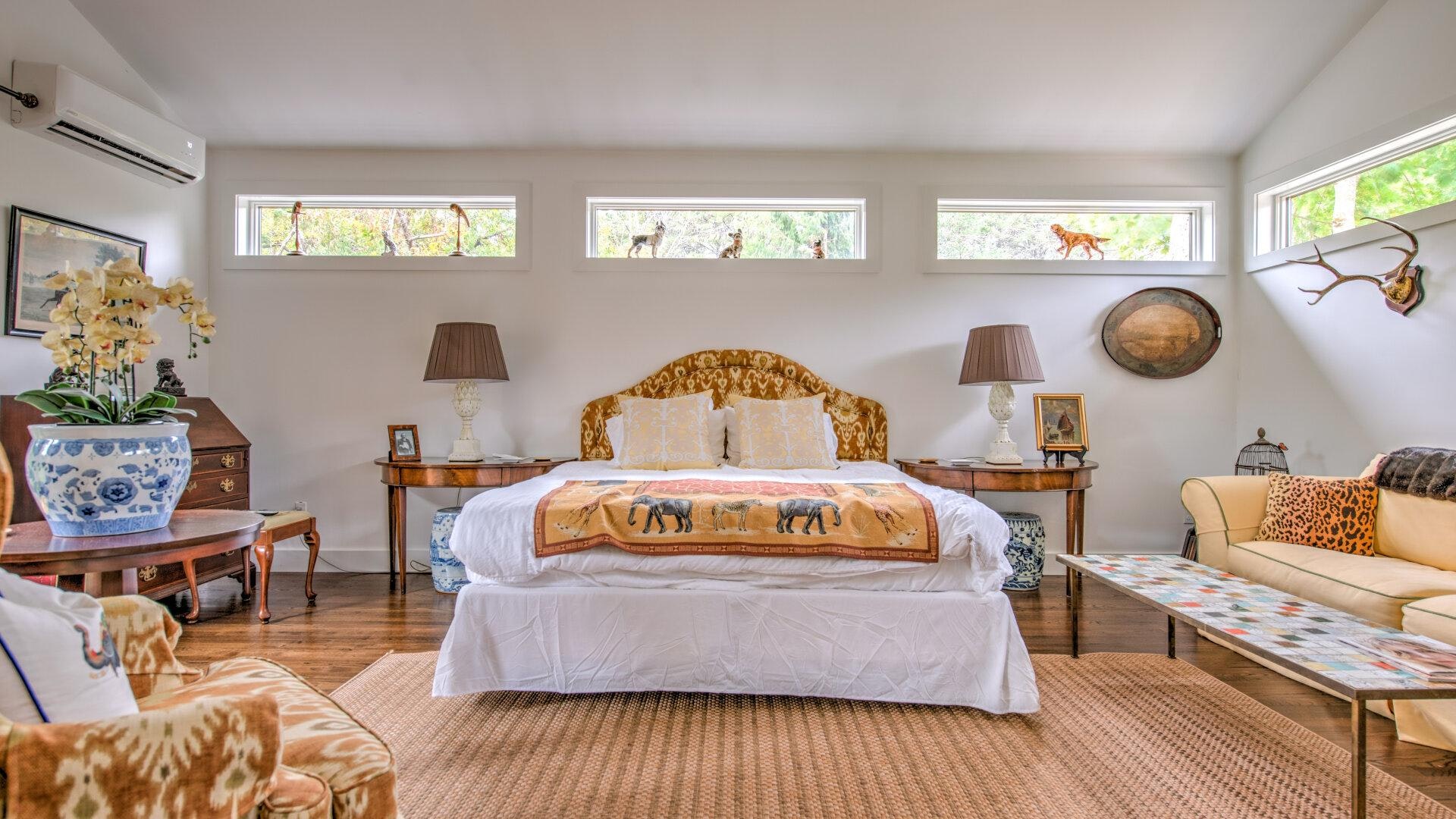 Southampton Vacation Home Four Bedroom with Pool