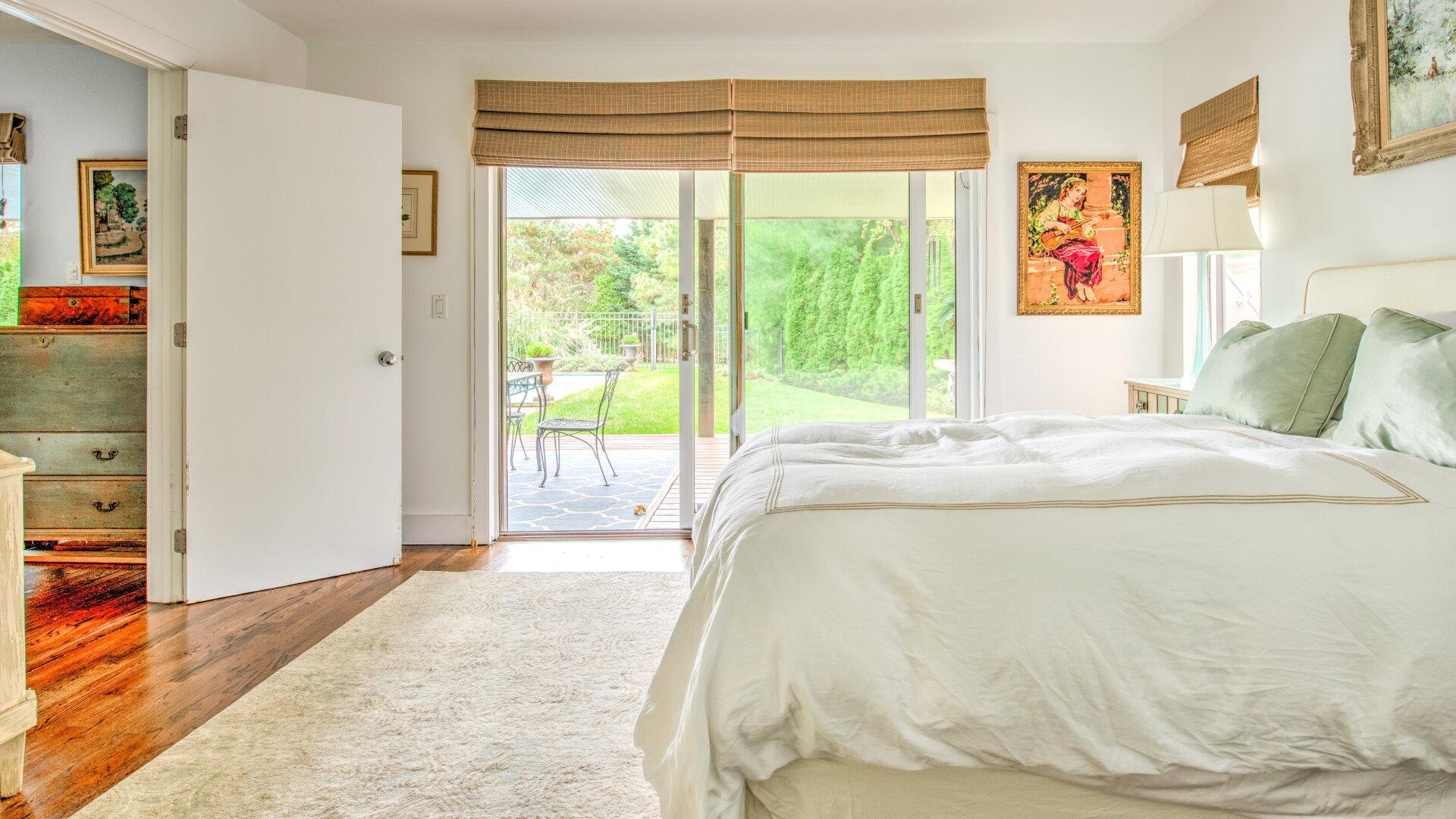 Southampton Vacation Home Four Bedroom with Pool