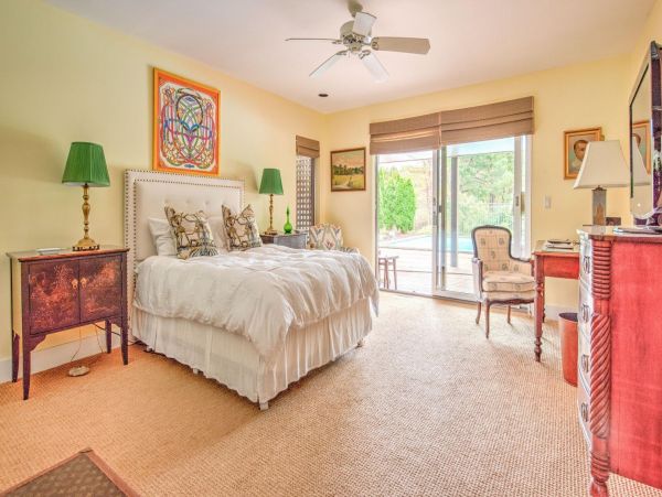 Southampton Vacation Home Four Bedroom with Pool