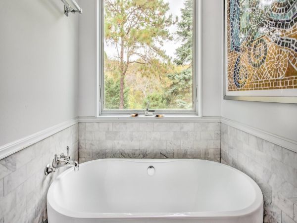 Southampton Vacation Home Four Bedroom with Pool