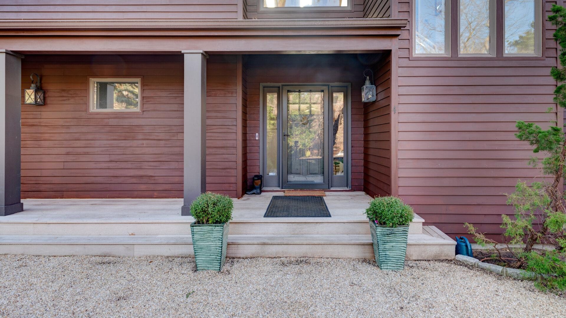 Southampton Vacation Home Four Bedroom with Pool