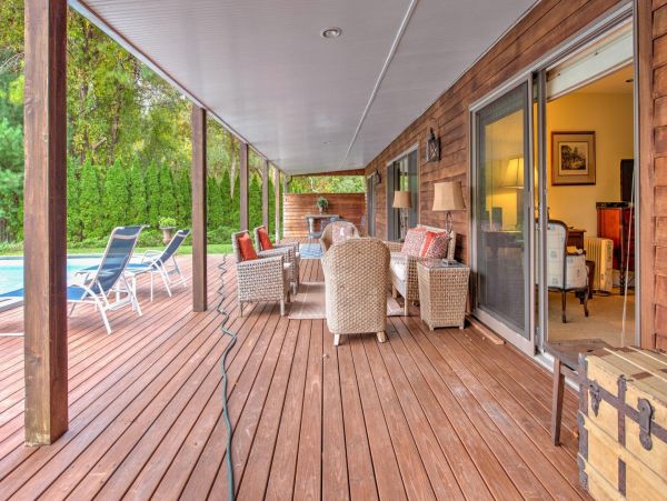 Southampton Vacation Home Four Bedroom with Pool
