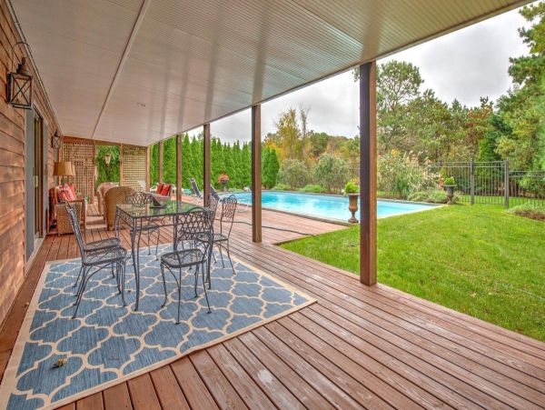 Southampton Vacation Home Four Bedroom with Pool