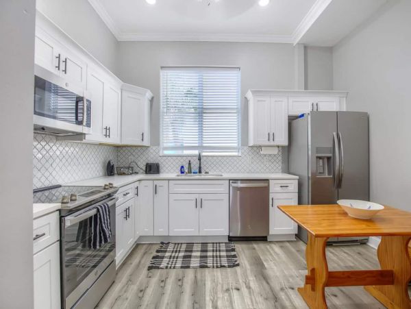 Luxury Panama Beach 4 Bedroom Residence Great Location!