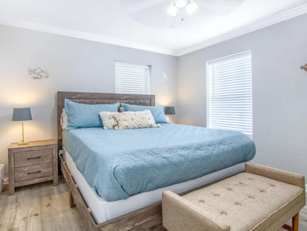 Luxury Panama Beach 4 Bedroom Residence Great Location!