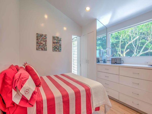 Hamptons Home 999824
