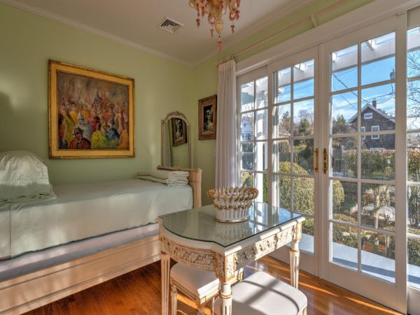 East Hampton Vacation Home Four Bedroom