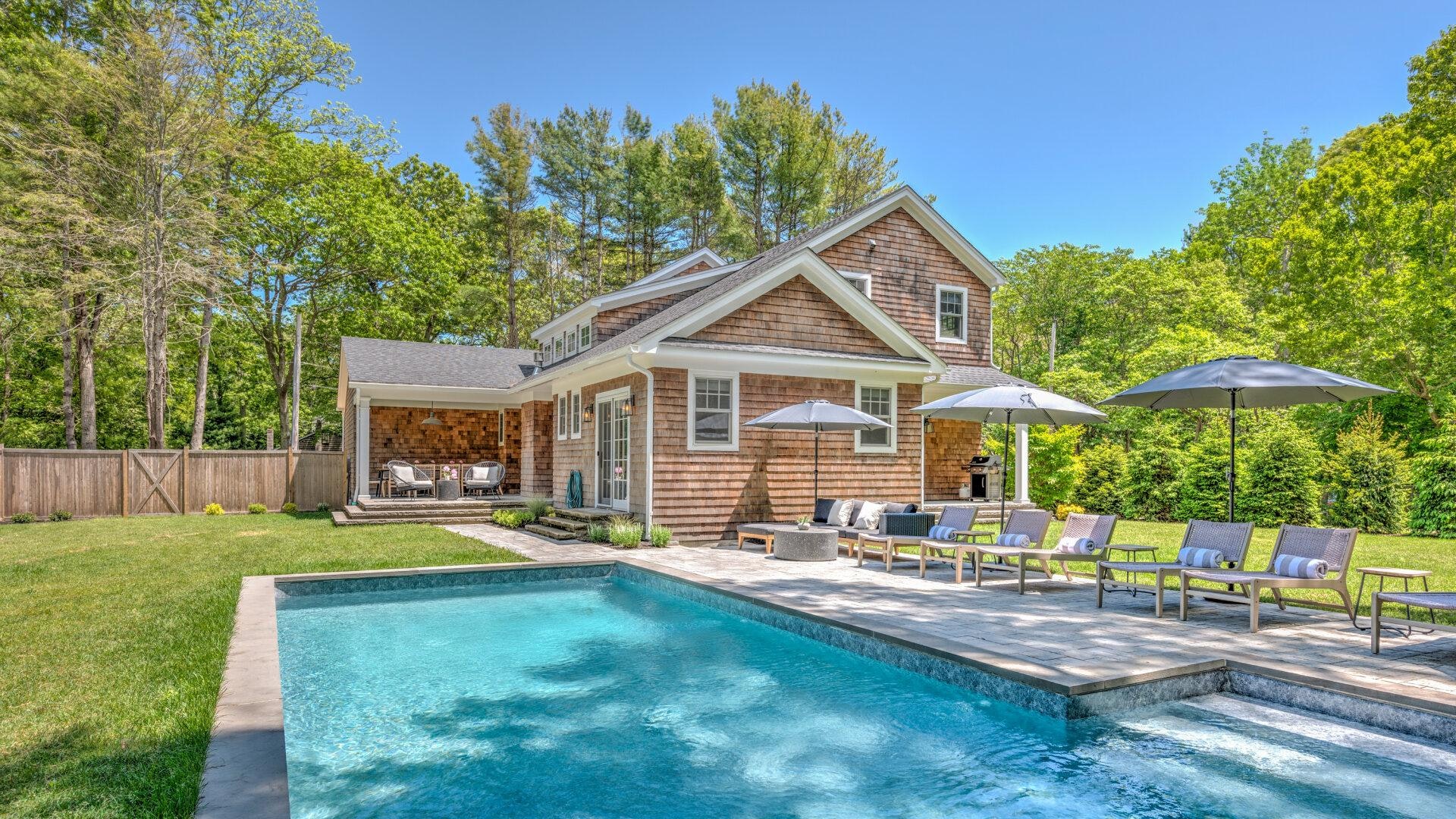 Hamptons Home 999826