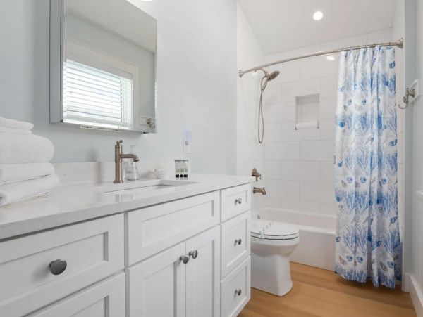 Charming Holmes Beach Vacation Home Two Blocks from Beach