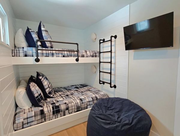 Charming Holmes Beach Vacation Home Two Blocks from Beach