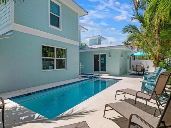 Charming Holmes Beach Vacation Home Two Blocks from Beach