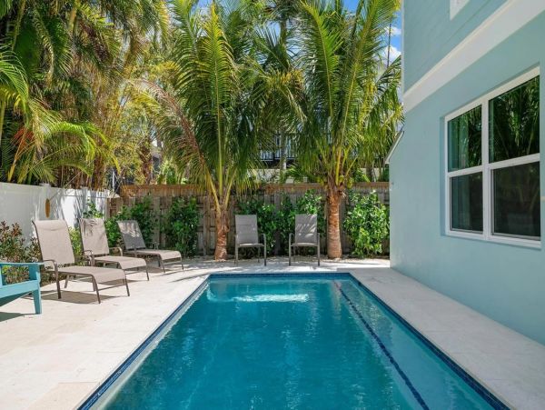 Charming Holmes Beach Vacation Home Two Blocks from Beach