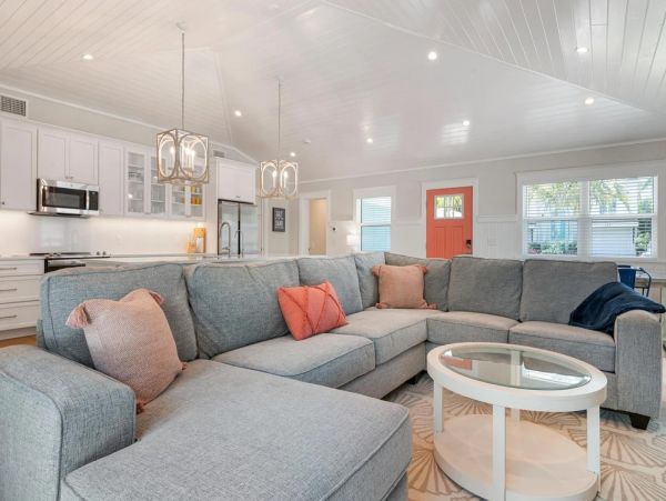 Charming Holmes Beach Vacation Home Two Blocks from Beach