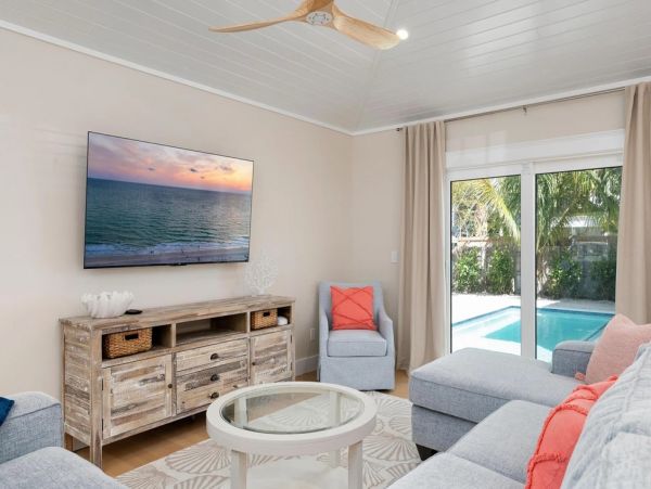 Charming Holmes Beach Vacation Home Two Blocks from Beach