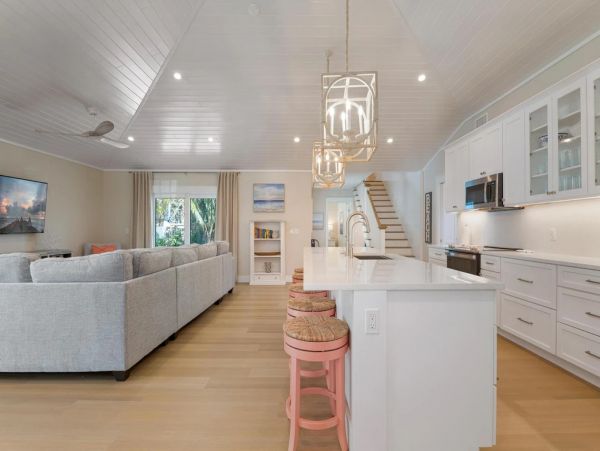 Charming Holmes Beach Vacation Home Two Blocks from Beach