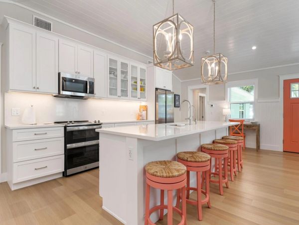 Charming Holmes Beach Vacation Home Two Blocks from Beach
