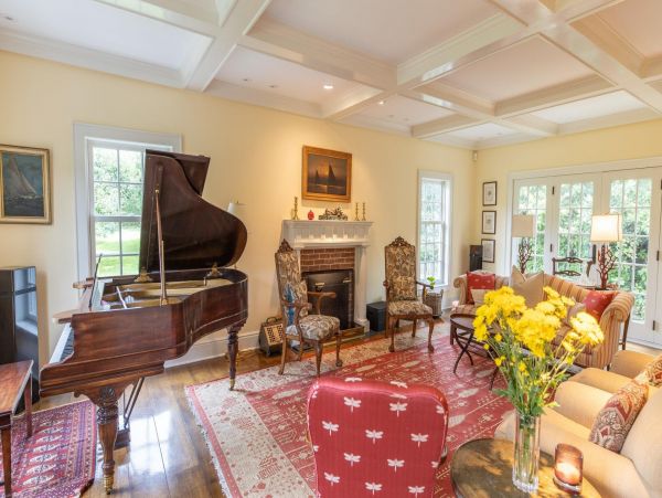 Gorgeous Hamptons Vacation Home with Private Pool Sleeps 16