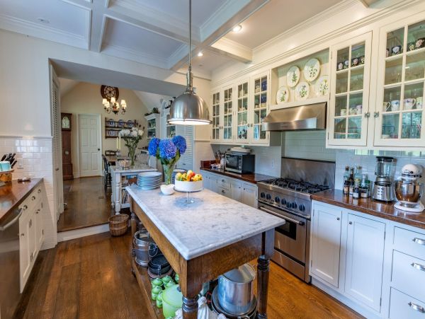 Gorgeous Hamptons Vacation Home with Private Pool Sleeps 16