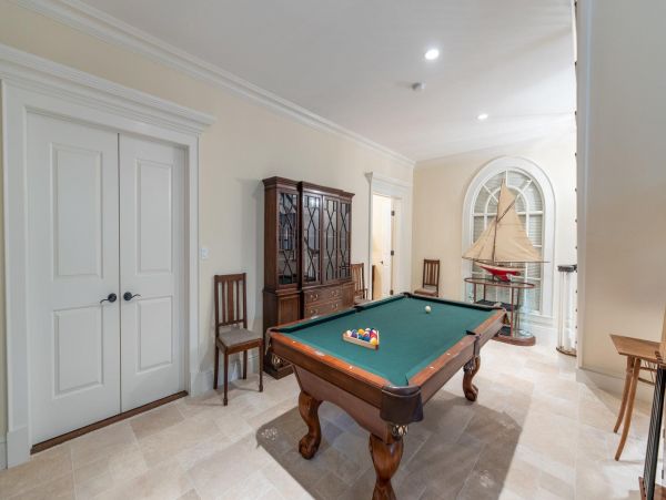 Gorgeous Hamptons Vacation Home with Private Pool Sleeps 16