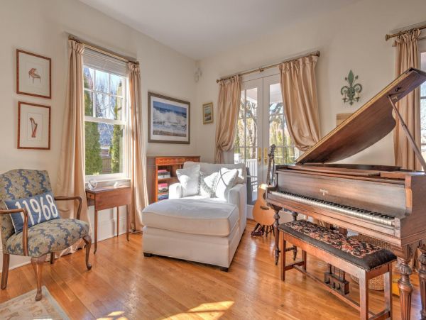 Hamptons Home 999835