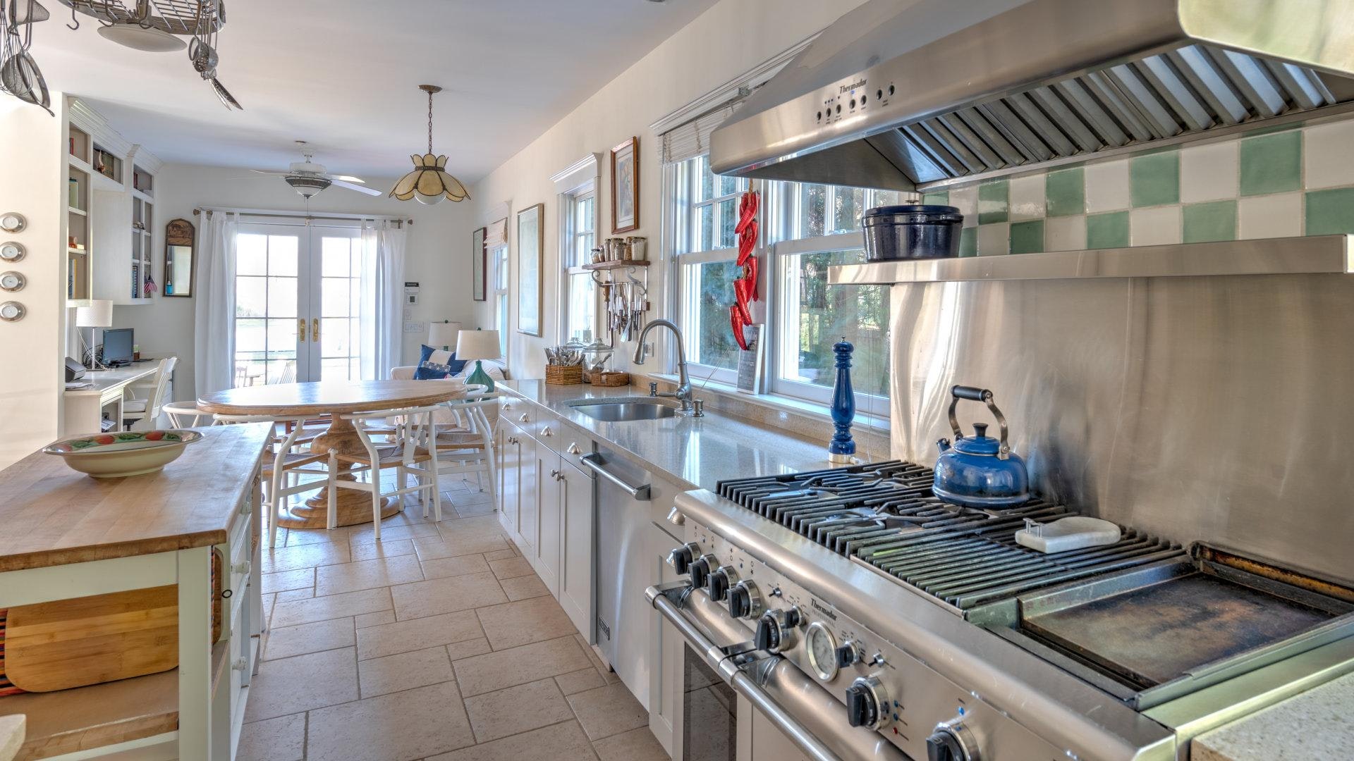 Hamptons Home 999835