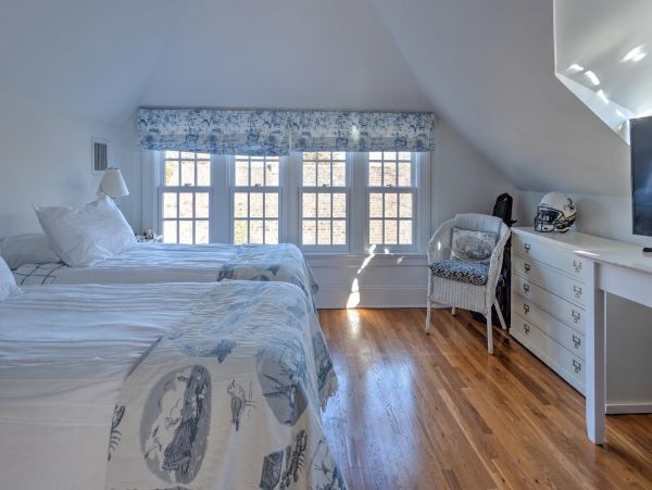 Hamptons Home 999835