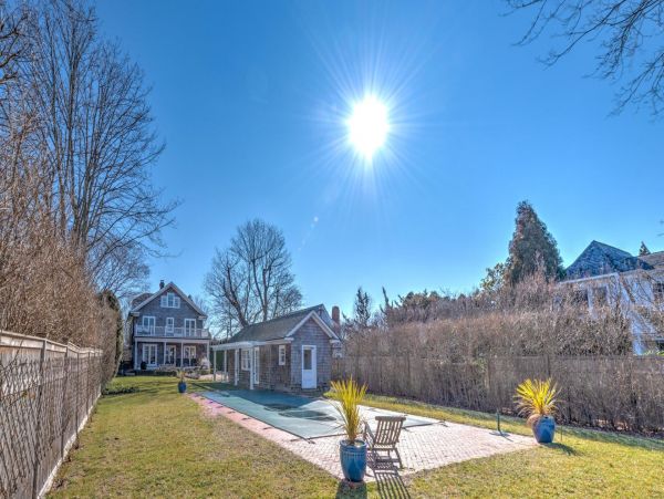 Hamptons Home 999835