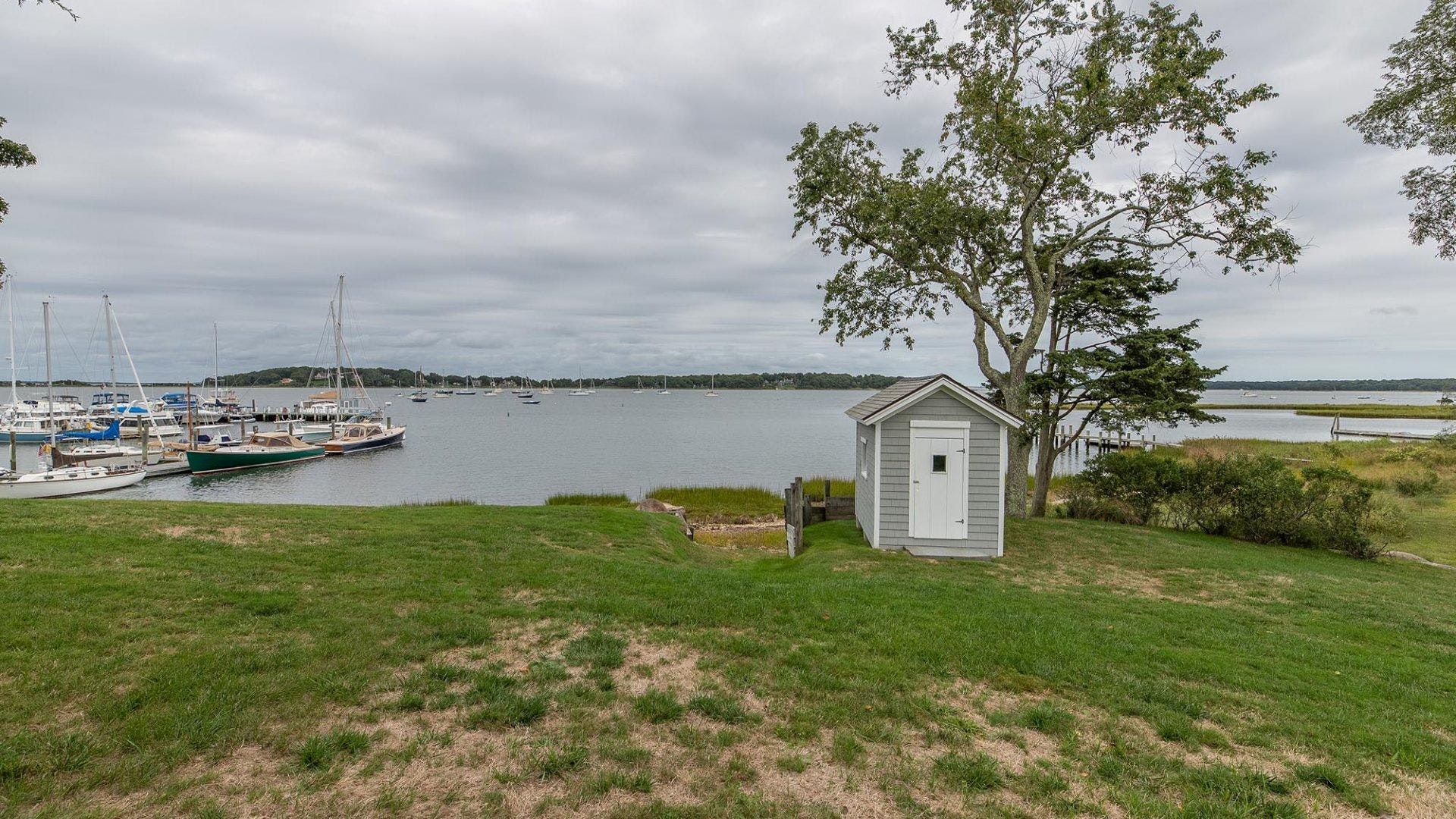 Hamptons Home 999837