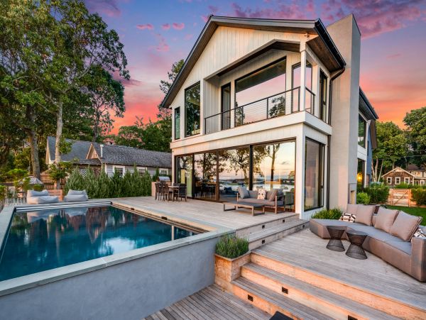 Gorgeous Hamptons Vacation Home with Private Pool Near Beach