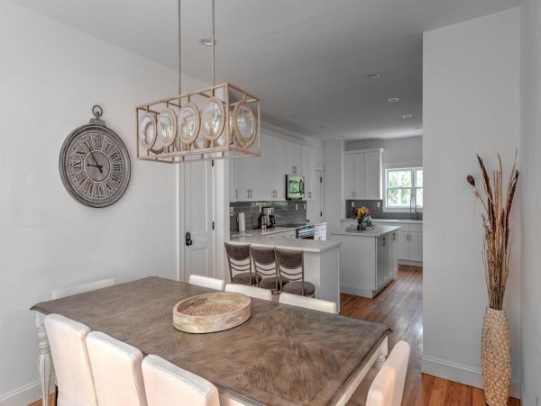 Gorgeous Hamptons Vacation Home with Private Pool & Hot Tub