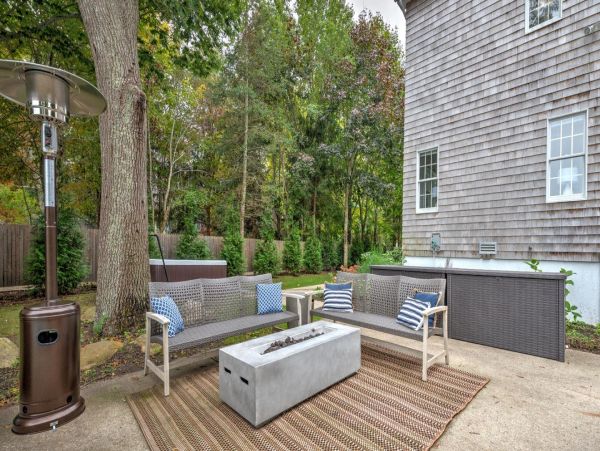 Gorgeous Hamptons Vacation Home with Private Pool & Hot Tub