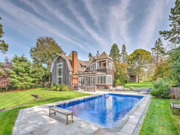 Southampton Vacation Home Six bedroom with Pool