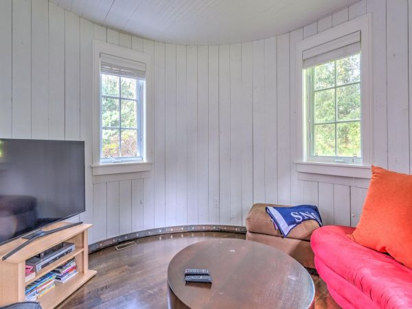 Southampton Vacation Home Six bedroom with Pool