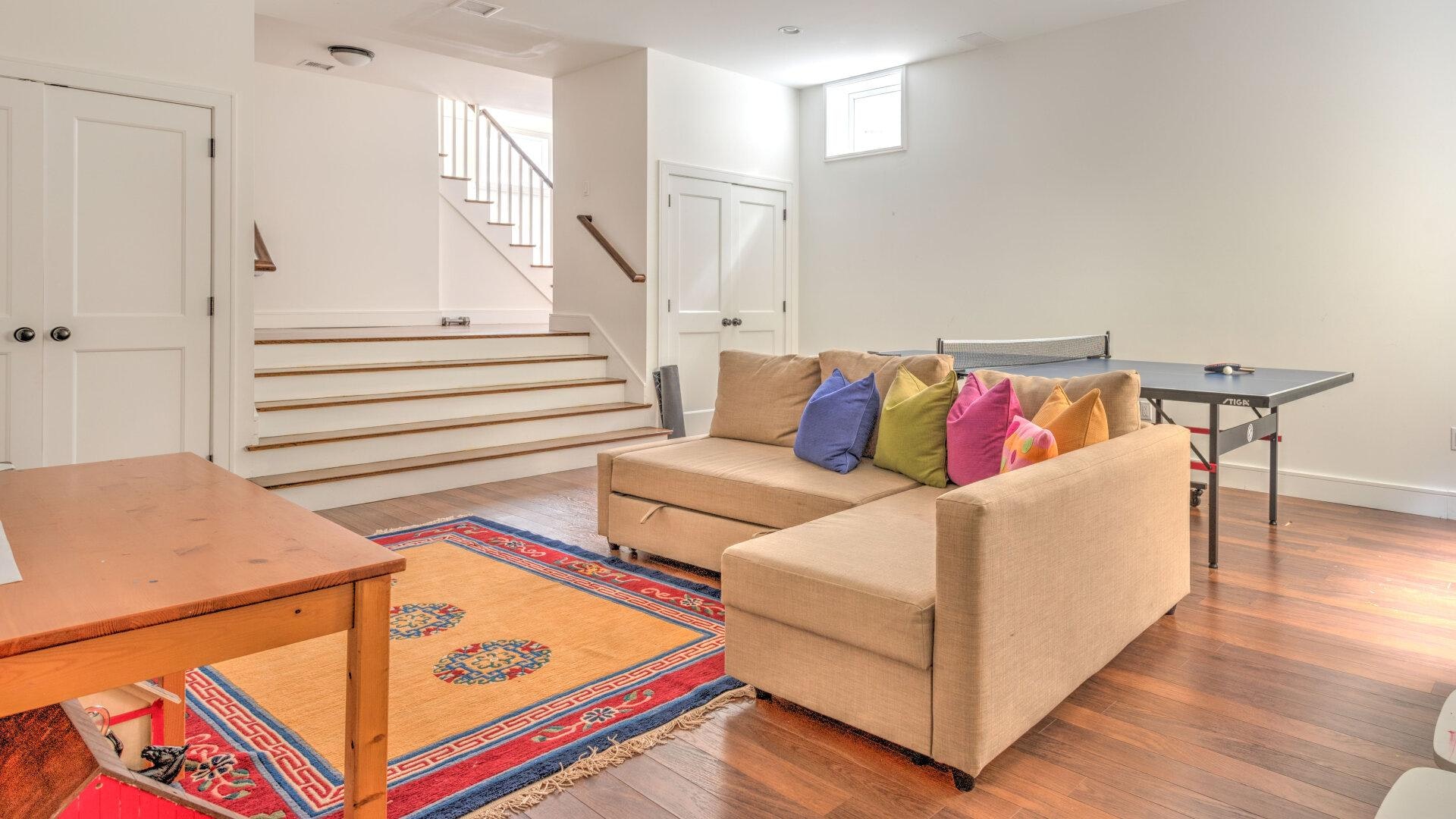 Southampton Vacation Home Six bedroom with Pool