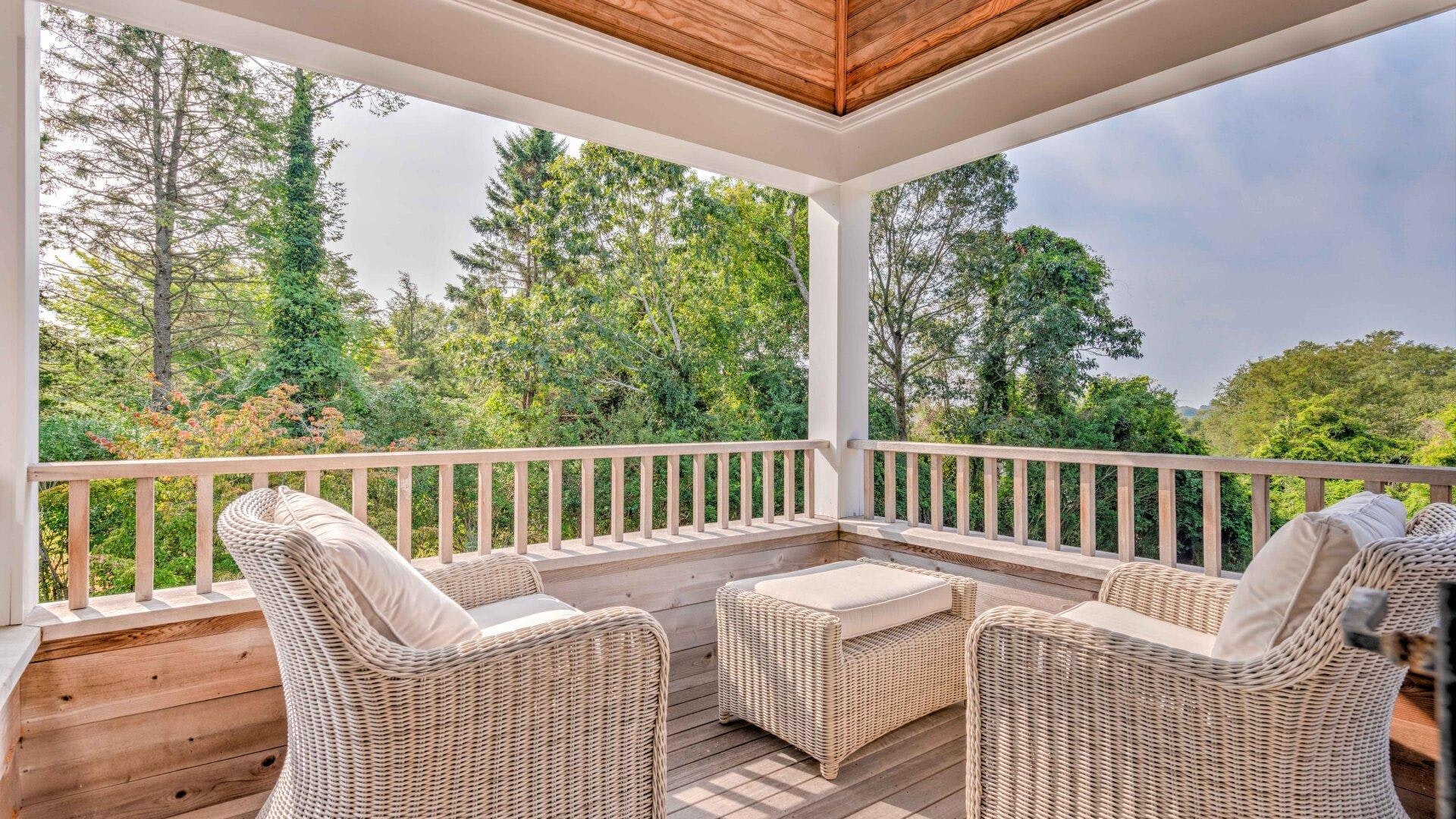 Southampton Vacation Home Six bedroom with Pool