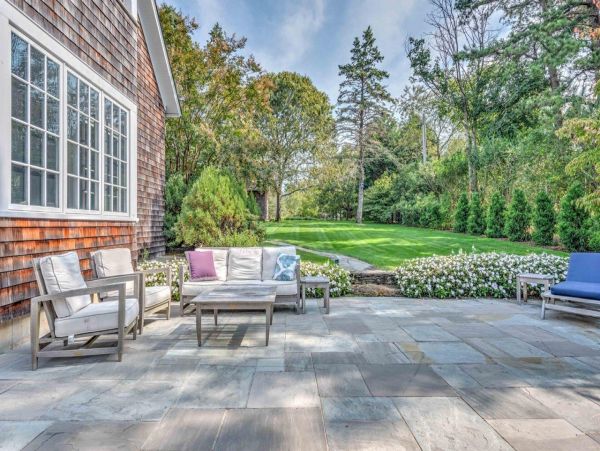 Southampton Vacation Home Six bedroom with Pool