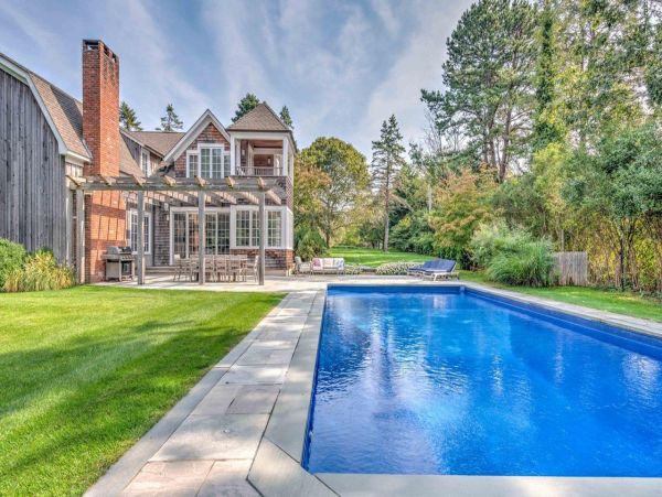 Southampton Vacation Home Six bedroom with Pool