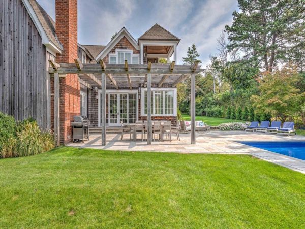 Southampton Vacation Home Six bedroom with Pool